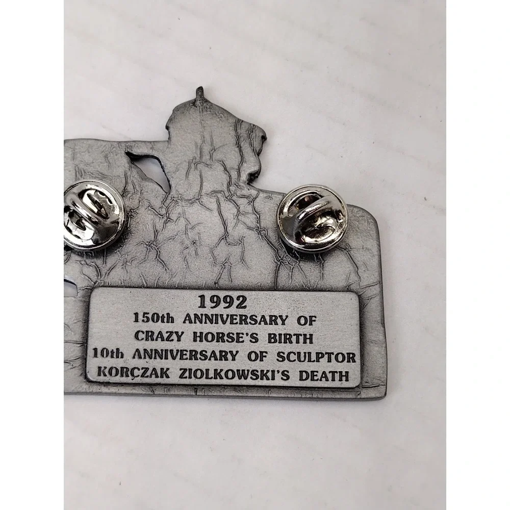 Vintage Crazy Horse Pewter Lapel Hat Jacket Pin KORCZAK Anniversary 1992 150TH